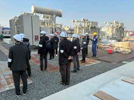 変電設備見学の様子