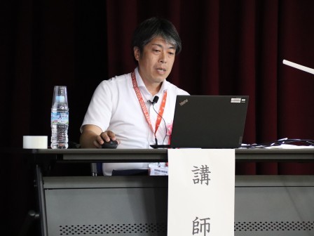 講演会講師：福田部長